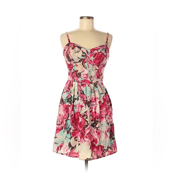 Jessica Simpson Dresses & Skirts - JESSICA SIMPSON DRESS